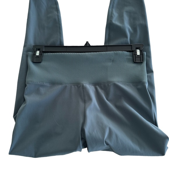 Vuori BreatheInterlock 4 way stretch Rib Waist Studio Leggings ~ EUC - Picture 5 of 6